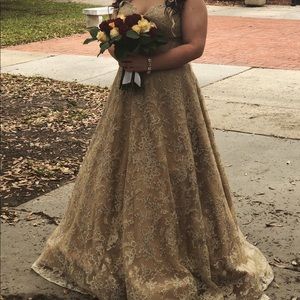 Ellie Wilde Prom Dress Size 14